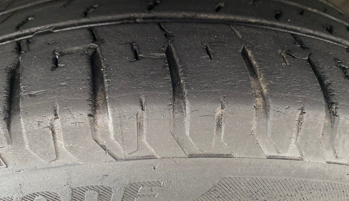 2018 Hyundai Verna 1.6 VTVT SX O, Petrol, Manual, 43,257 km, Left Front Tyre Tread