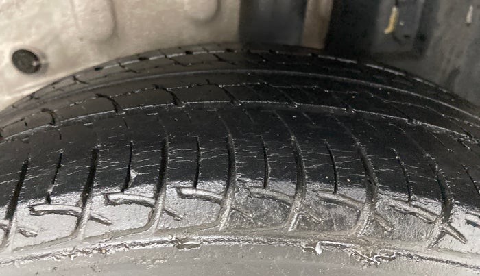 2011 Toyota Etios G, Petrol, Manual, 55,173 km, Left Rear Tyre Tread