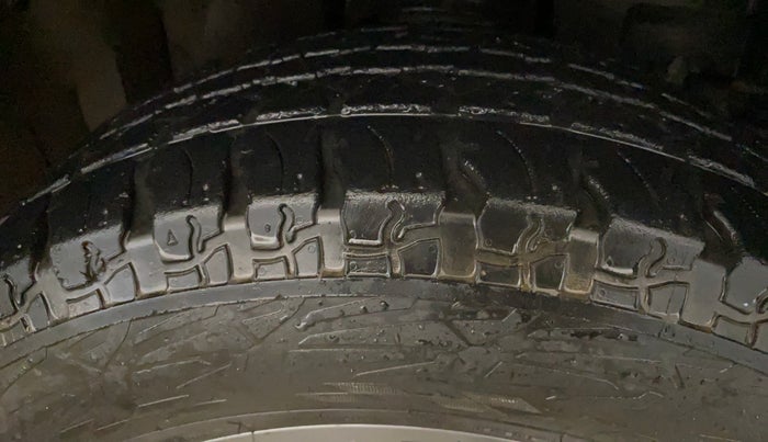 2021 Mahindra Thar LX PETROL HT 4WD AT, Petrol, Automatic, 21,926 km, Right Front Tyre Tread