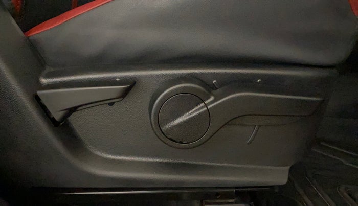 2021 Mahindra Thar LX PETROL HT 4WD AT, Petrol, Automatic, 21,926 km, Driver Side Adjustment Panel