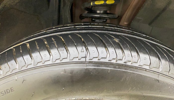 2024 Nissan MAGNITE  XE AMT EZ Shift, Petrol, Automatic, 1,849 km, Right Front Tyre Tread