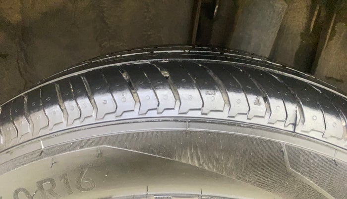 2024 Nissan MAGNITE  XE AMT EZ Shift, Petrol, Automatic, 1,849 km, Left Rear Tyre Tread