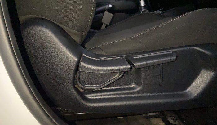 2021 Hyundai VENUE SX 1.0 TURBO IMT, Petrol, Manual, 37,303 km, Driver Side Adjustment Panel