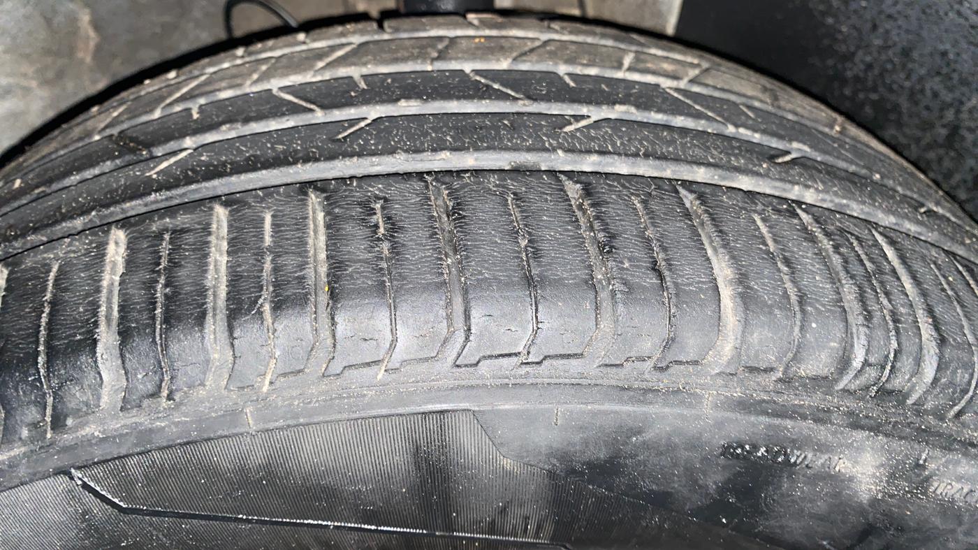 2021 Hyundai VENUE SX 1.0 TURBO IMT, Petrol, Manual, 37,318 km, Right Front Tyre Tread