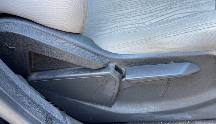 2014 Ford Ecosport TITANIUM 1.5L DIESEL, Diesel, Manual, 1,33,415 km, Driver Side Adjustment Panel