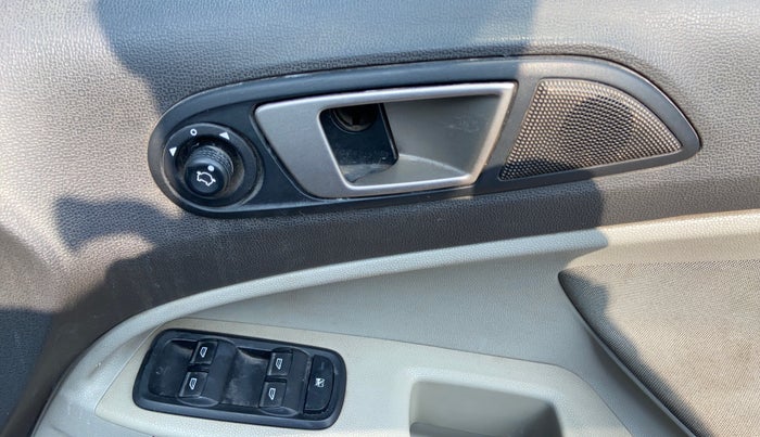 2014 Ford Ecosport TITANIUM 1.5L DIESEL, Diesel, Manual, 1,33,415 km, Driver Side Door Panels Control