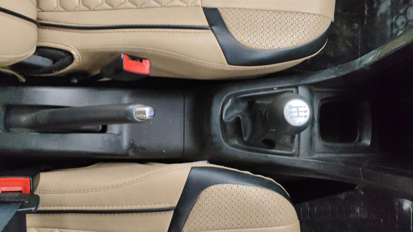 2016 Maruti Swift VXI O, Petrol, Manual, 45,063 km, Gear Lever