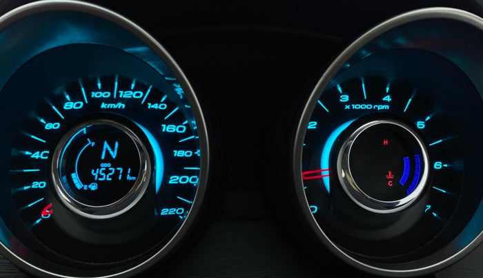 2019 Mahindra XUV500 W7 FWD, Diesel, Manual, 45,307 km, Odometer Image