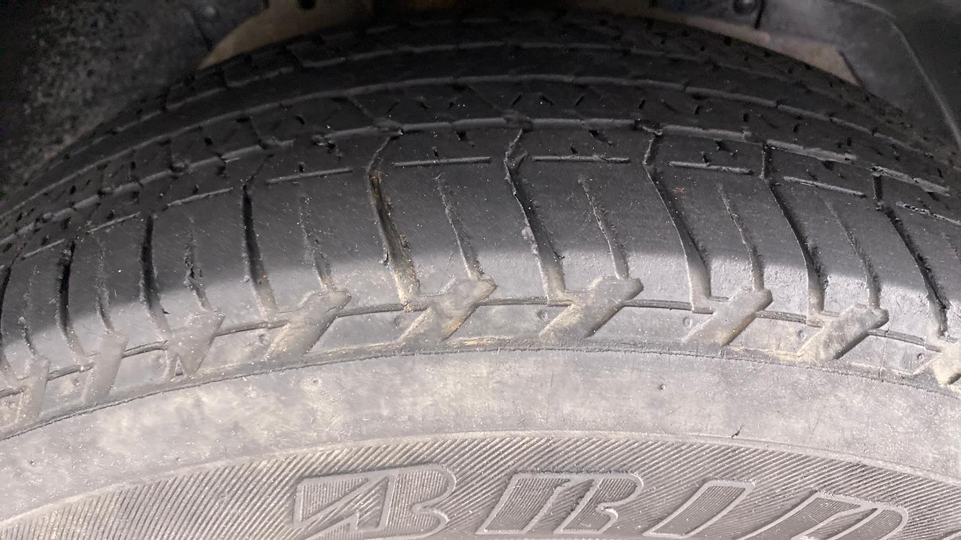2019 Mahindra XUV500 W7 FWD, Diesel, Manual, 45,307 km, Right Front Tyre Tread