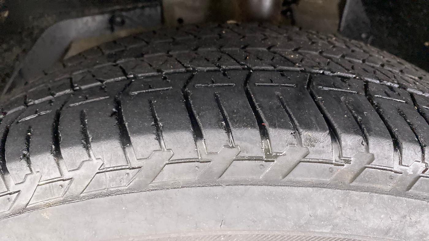 2019 Mahindra XUV500 W7 FWD, Diesel, Manual, 45,307 km, Left Front Tyre Tread
