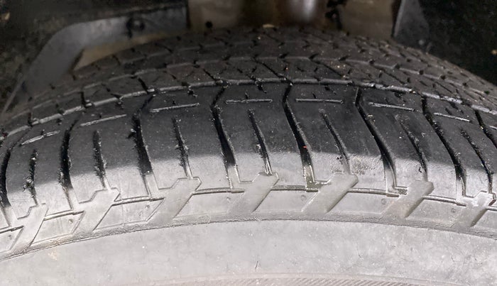 2019 Mahindra XUV500 W7 FWD, Diesel, Manual, 45,307 km, Left Front Tyre Tread