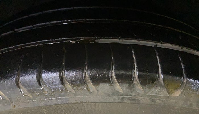 2022 Volkswagen TAIGUN HIGHLINE 1.0 TSI MT, Petrol, Manual, 66,324 km, Left Front Tyre Tread