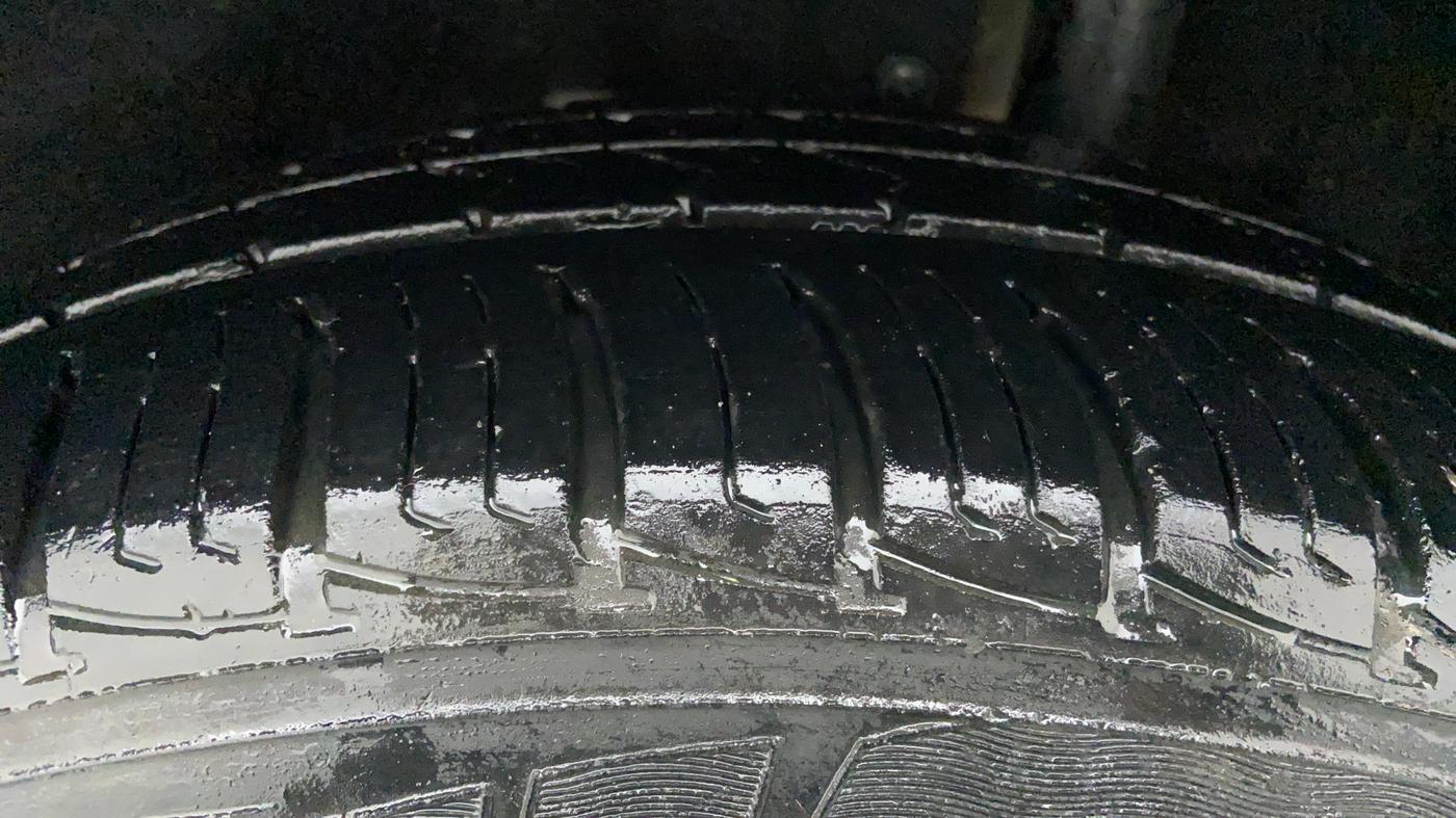 2018 Maruti Vitara Brezza VDI, Diesel, Manual, 40,961 km, Left Rear Tyre Tread