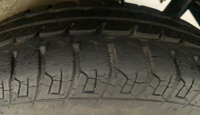 2015 Maruti Wagon R 1.0 LXI CNG, CNG, Manual, 11,994 km, Left Rear Tyre Tread