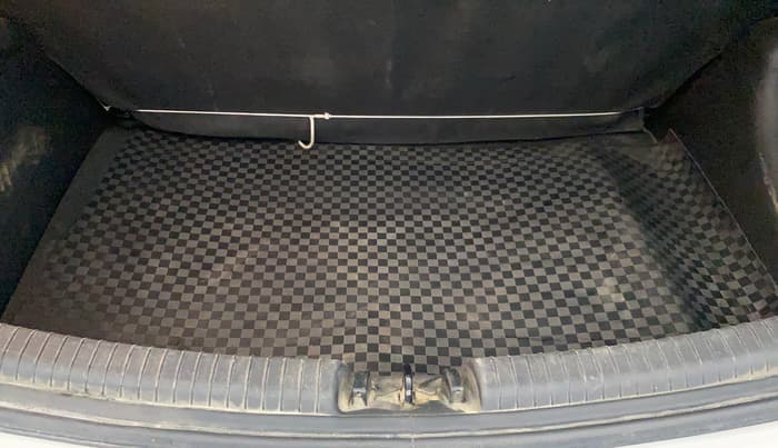 2015 Hyundai Grand i10 SPORTZ 1.2 KAPPA VTVT, Petrol, Manual, 40,923 km, Boot Inside