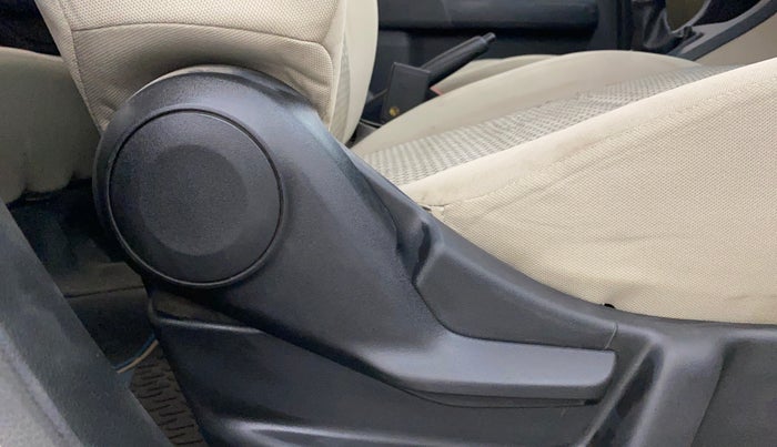 2019 Maruti New Wagon-R LXI CNG 1.0, CNG, Manual, 92,279 km, Driver Side Adjustment Panel