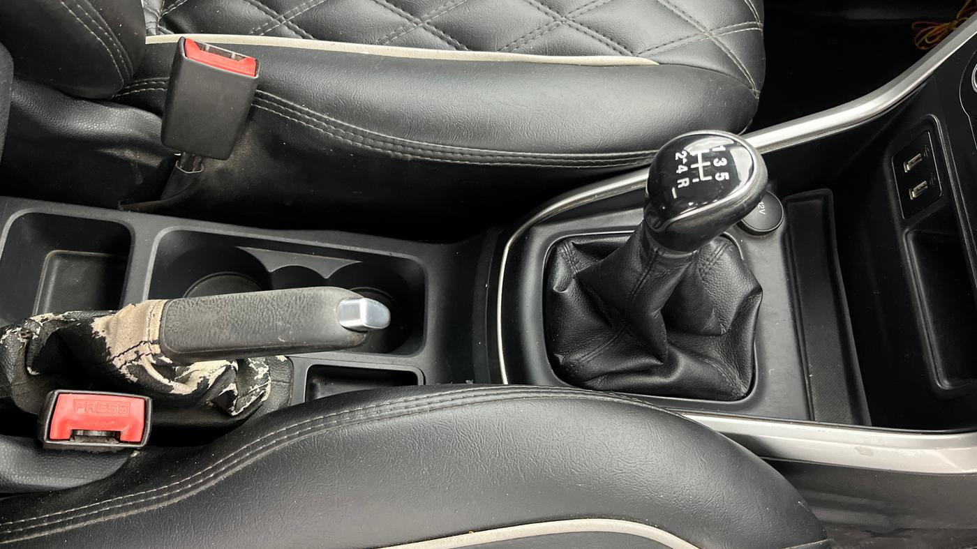 2018 Ford Ecosport TITANIUM 1.5L DIESEL, Diesel, Manual, 1,08,559 km, Gear Lever