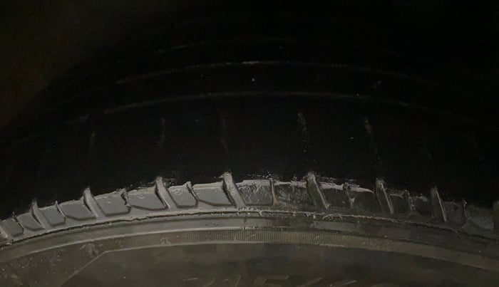 2025 Skoda KUSHAQ ACTIVE 1.0L TSI MT, Petrol, Manual, 20,557 km, Left Rear Tyre Tread