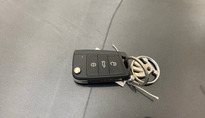 2025 Skoda KUSHAQ ACTIVE 1.0L TSI MT, Petrol, Manual, 20,557 km, Key Close Up