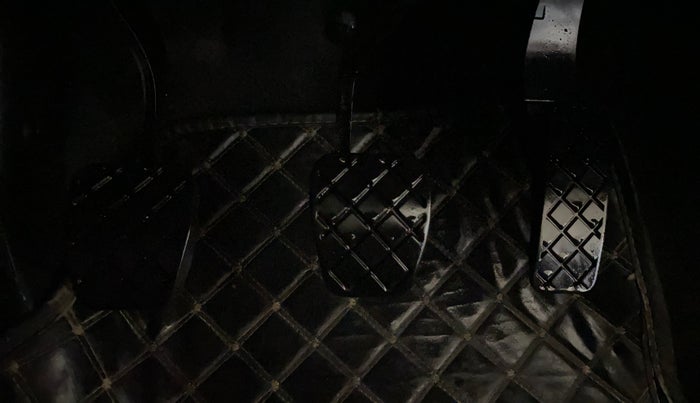 2025 Skoda KUSHAQ ACTIVE 1.0L TSI MT, Petrol, Manual, 20,557 km, Pedals