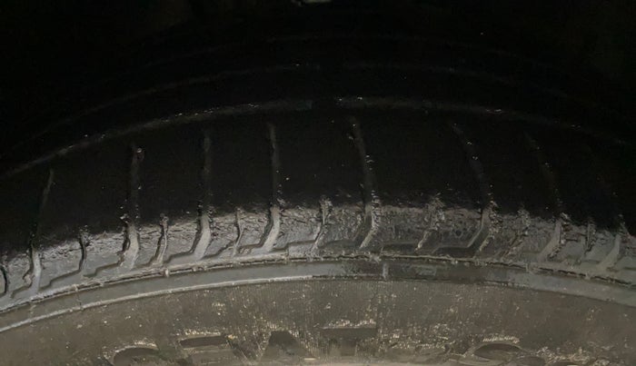 2025 Skoda KUSHAQ ACTIVE 1.0L TSI MT, Petrol, Manual, 20,557 km, Right Front Tyre Tread