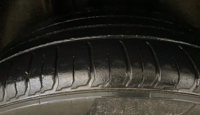 2025 Skoda KUSHAQ ACTIVE 1.0L TSI MT, Petrol, Manual, 20,557 km, Right Rear Tyre Tread