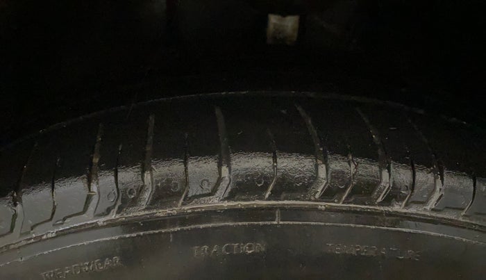 2025 Skoda KUSHAQ ACTIVE 1.0L TSI MT, Petrol, Manual, 20,557 km, Left Front Tyre Tread