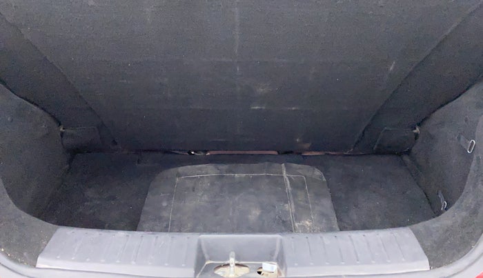 2018 Mahindra KUV 100 NXT K2 6 STR, Petrol, Manual, 42,651 km, Boot Inside