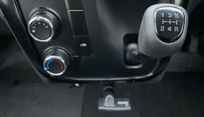 2018 Mahindra KUV 100 NXT K2 6 STR, Petrol, Manual, 42,651 km, Gear Lever