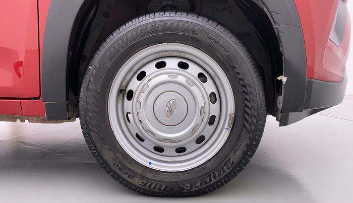 2018 Mahindra KUV 100 NXT K2 6 STR, Petrol, Manual, 42,651 km, Right Front Wheel