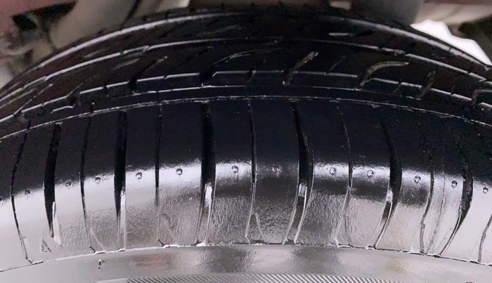 2018 Mahindra KUV 100 NXT K2 6 STR, Petrol, Manual, 42,651 km, Left Rear Tyre Tread