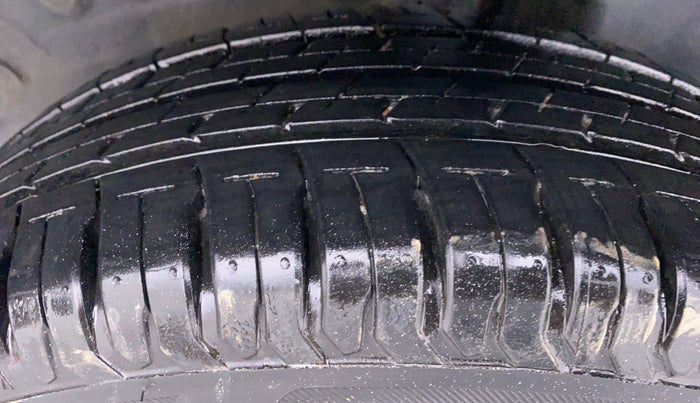 2015 Toyota Etios Liva G, Petrol, Manual, 79,223 km, Left Rear Tyre Tread