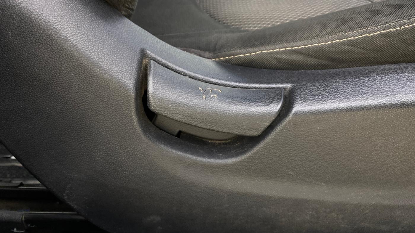 2017 Hyundai Creta E PLUS 1.6 PETROL, Petrol, Manual, 63,242 km, Driver Side Adjustment Panel