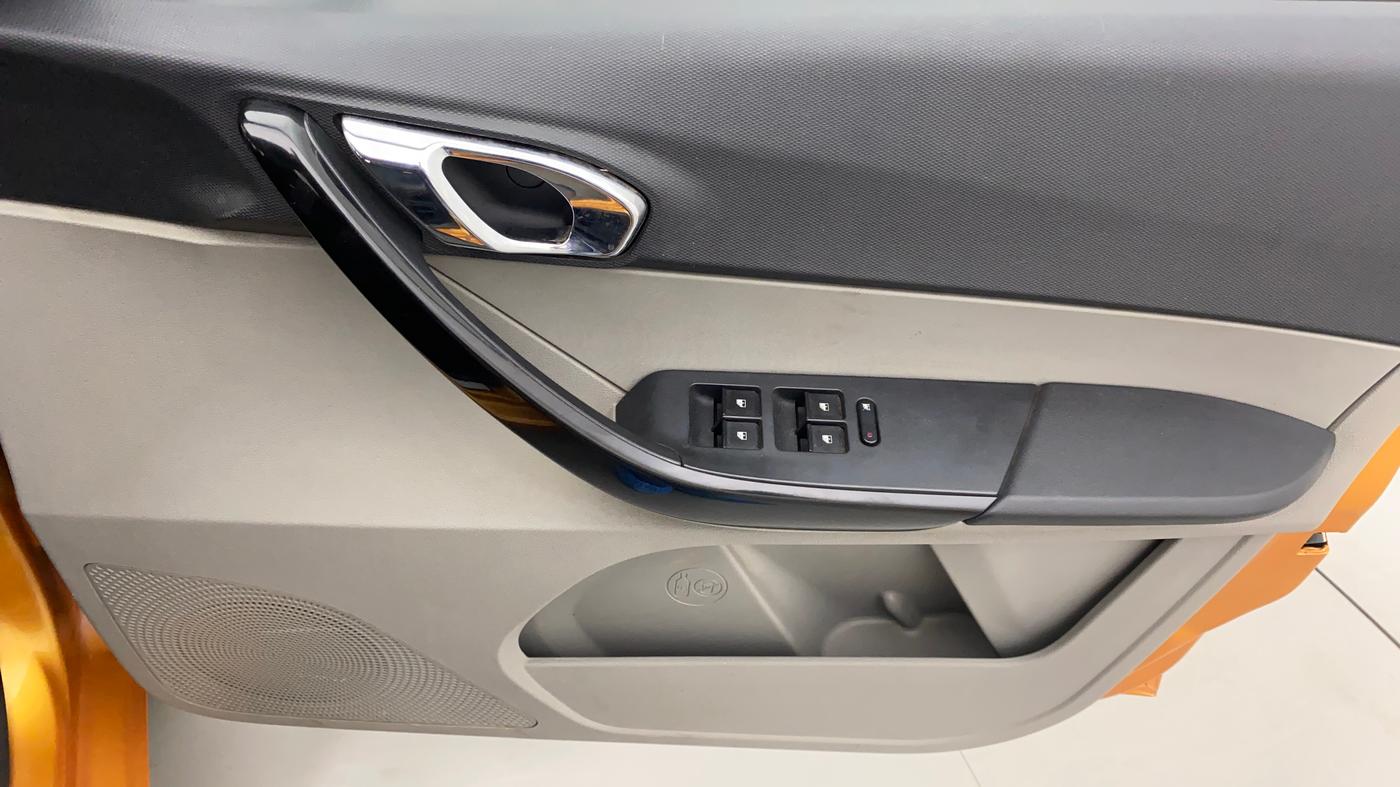 2016 Tata Tiago XZ PETROL, Petrol, Manual, 40,150 km, Driver Side Door Panels Control