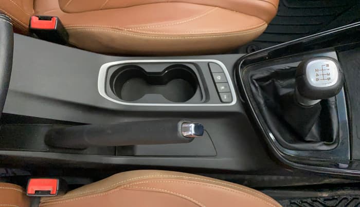 2022 MG HECTOR PLUS SHARP 2.0 DIESEL TURBO MT 6-STR, Diesel, Manual, 1,16,460 km, Gear Lever
