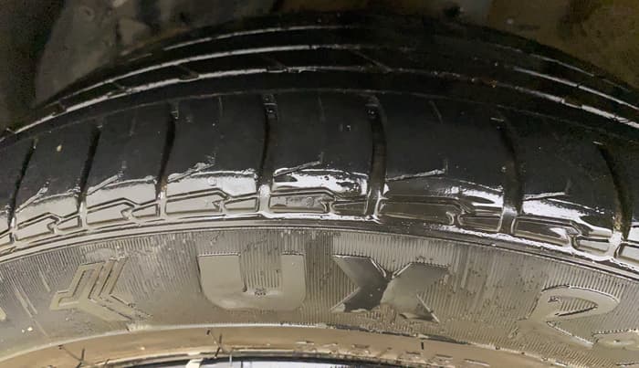 2022 MG HECTOR PLUS SHARP 2.0 DIESEL TURBO MT 6-STR, Diesel, Manual, 1,16,460 km, Left Front Tyre Tread