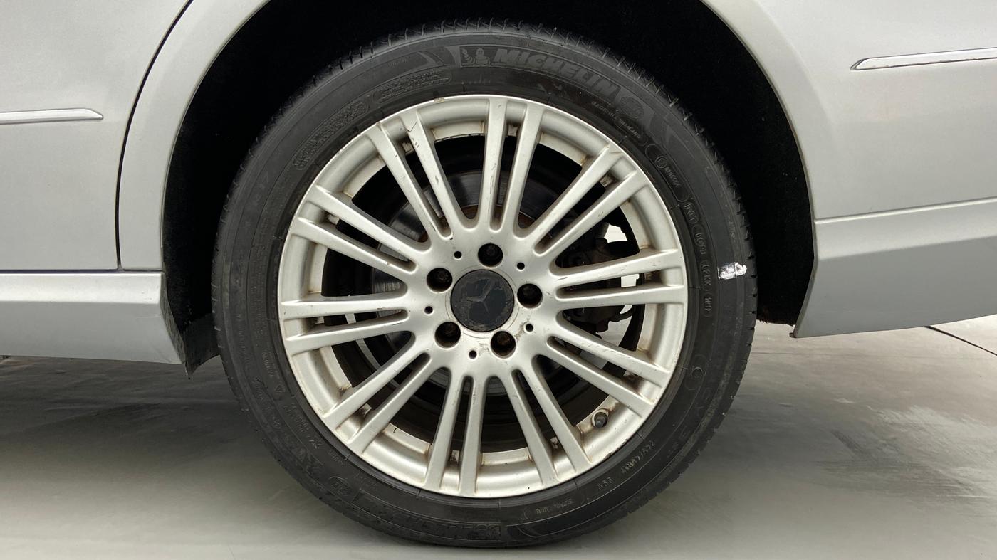 2011 Mercedes Benz E Class E 220 CDI ELEGANCE, Diesel, Automatic, 1,52,614 km, Left Rear Wheel