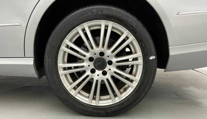 2011 Mercedes Benz E Class E 220 CDI ELEGANCE, Diesel, Automatic, 1,52,614 km, Left Rear Wheel