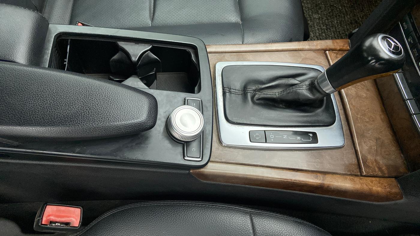 2011 Mercedes Benz E Class E 220 CDI ELEGANCE, Diesel, Automatic, 1,52,614 km, Gear Lever