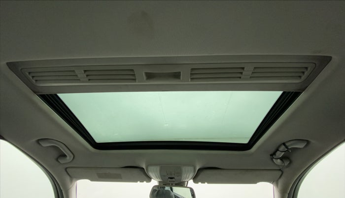 2011 Mercedes Benz E Class E 220 CDI ELEGANCE, Diesel, Automatic, 1,52,614 km, Moonroof/ Sunroof