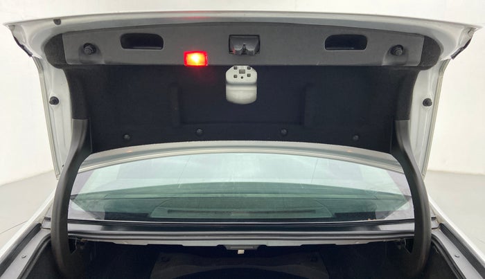 2011 Mercedes Benz E Class E 220 CDI ELEGANCE, Diesel, Automatic, 1,52,614 km, Boot Door Open