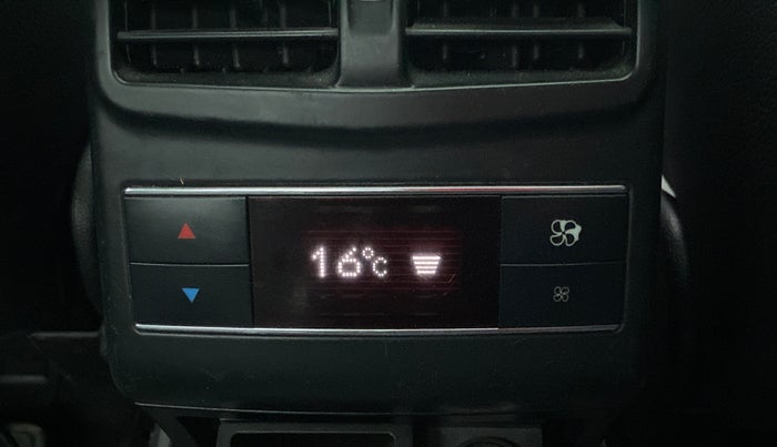 2011 Mercedes Benz E Class E 220 CDI ELEGANCE, Diesel, Automatic, 1,52,614 km, Rear AC Temperature Control