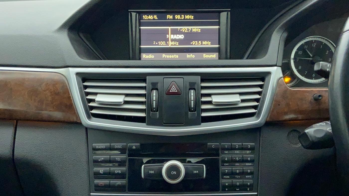 2013 Mercedes Benz E Class E 220 CDI ELEGANCE, Diesel, Automatic, 53,674 km, Infotainment System