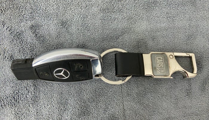 2013 Mercedes Benz E Class E 220 CDI ELEGANCE, Diesel, Automatic, 53,674 km, Key Close Up
