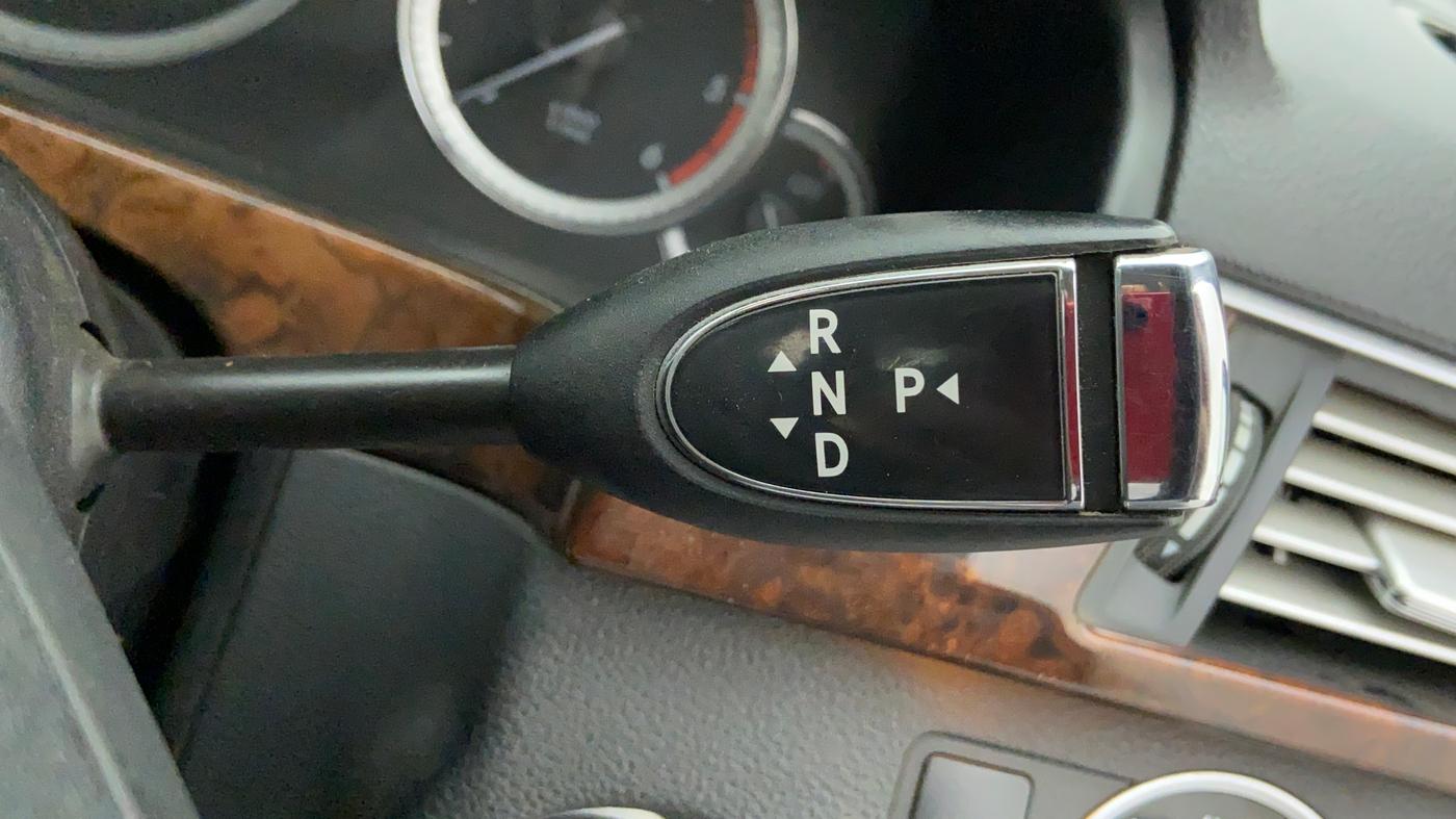 2013 Mercedes Benz E Class E 220 CDI ELEGANCE, Diesel, Automatic, 53,674 km, Gear Lever