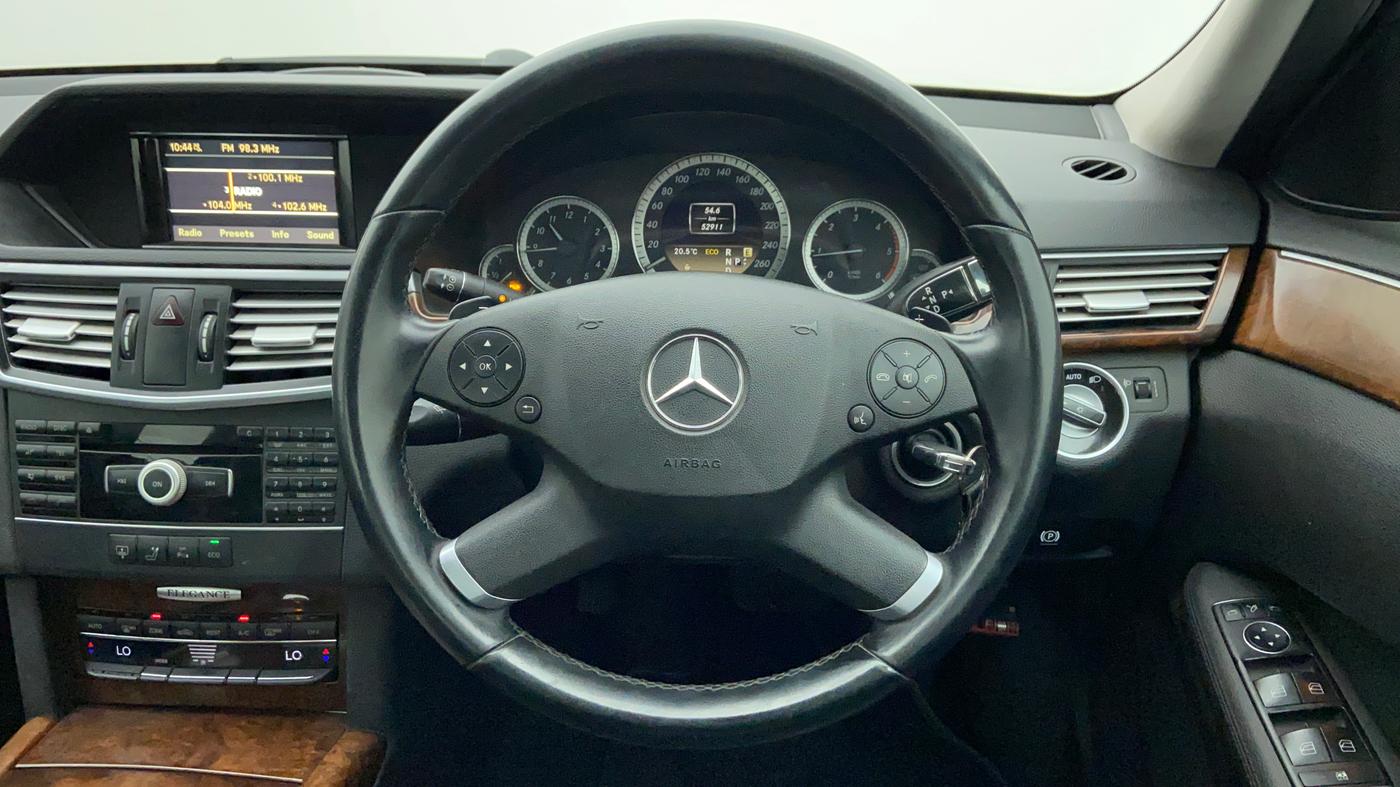 2013 Mercedes Benz E Class E 220 CDI ELEGANCE, Diesel, Automatic, 53,674 km, Steering Wheel Close Up