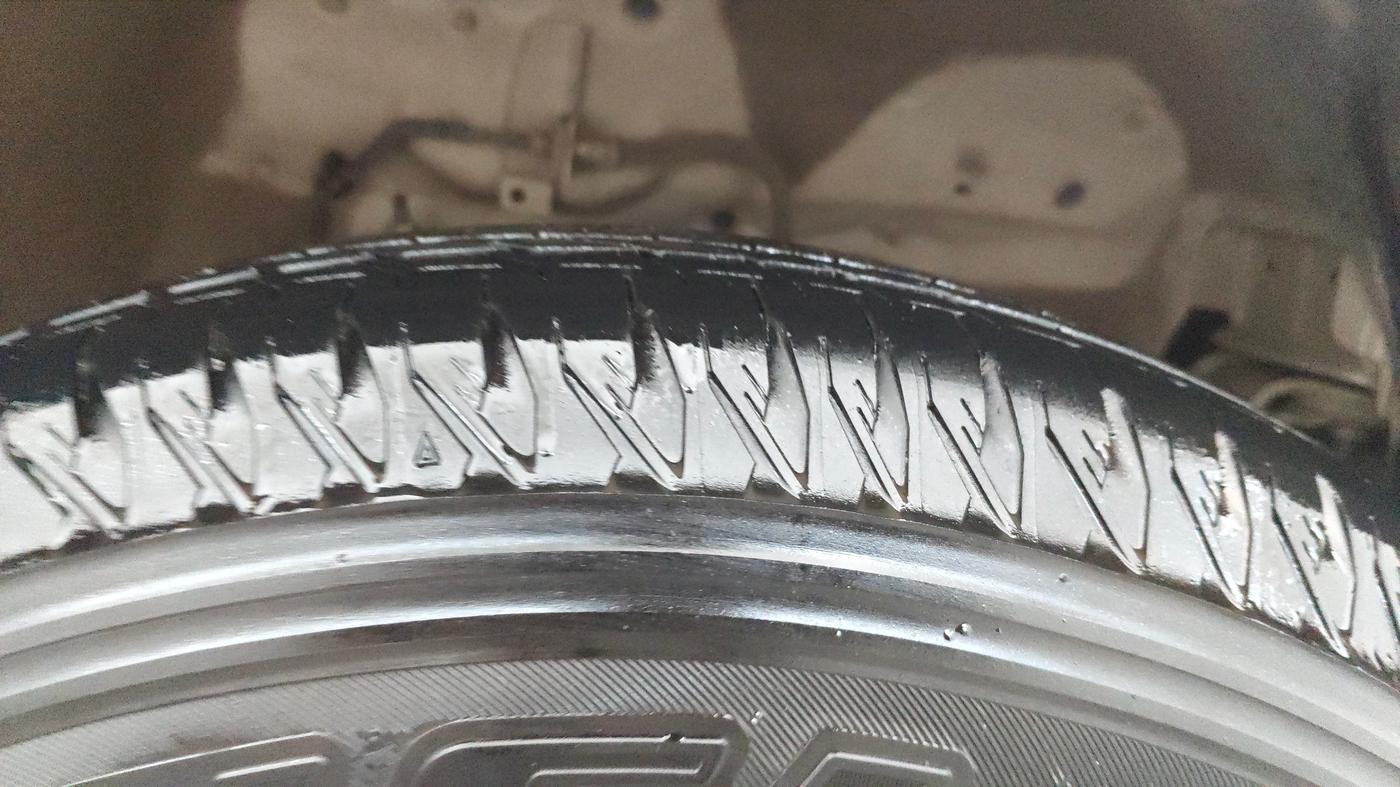 2023 Maruti JIMNY ZETA ALL GRIP PRO AT, Petrol, Automatic, 45,988 km, Right Front Tyre Tread