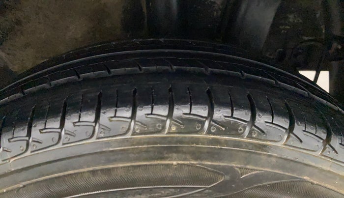 2015 Hyundai Grand i10 SPORTZ 1.2 KAPPA VTVT, Petrol, Manual, 95,057 km, Left Rear Tyre Tread