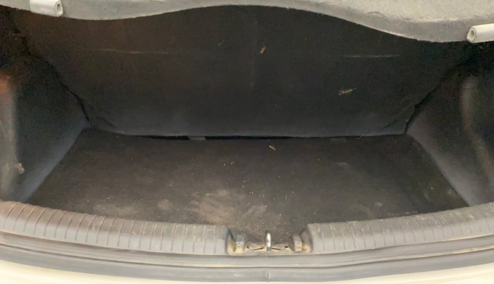 2015 Hyundai Grand i10 SPORTZ 1.2 KAPPA VTVT, Petrol, Manual, 95,057 km, Boot Inside