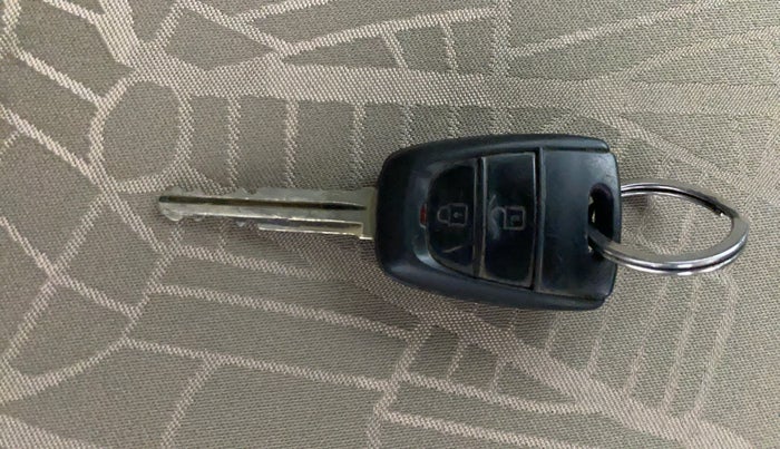 2015 Hyundai Grand i10 SPORTZ 1.2 KAPPA VTVT, Petrol, Manual, 95,057 km, Key Close Up